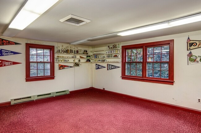 Building Photo - 148 Heritage Rd