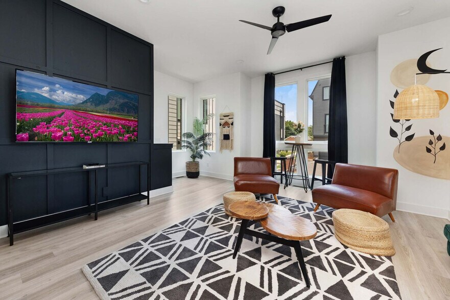 Primary Photo - 911 Ramsey St