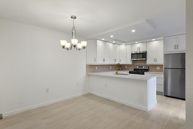 Building Photo - 2018 20th Ct