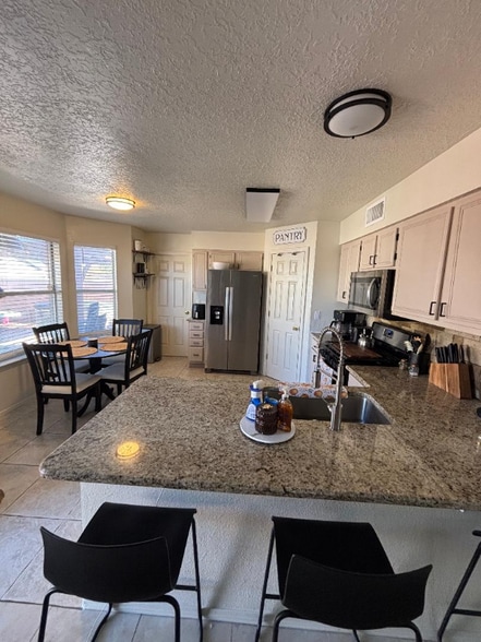 Building Photo - 1301 Parkway Dr NW