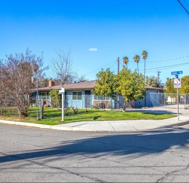 Building Photo - 25380 State St