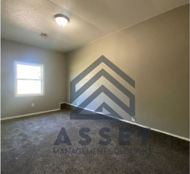 Building Photo - RENT TO OWN – Midwest City, OK