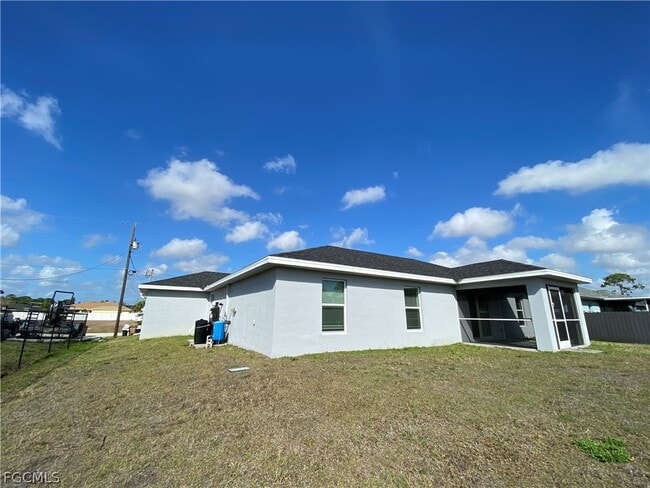 Building Photo - 2513 NW 14th Pl