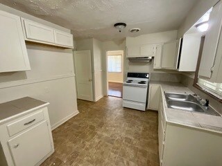 Building Photo - 2763 Emerald Dr