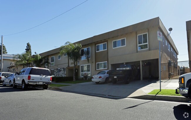 Building Photo - 3200 W 99th St