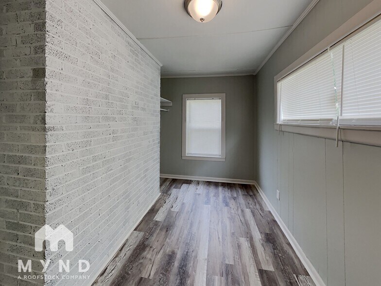 Building Photo - 1121 47th St Ensley