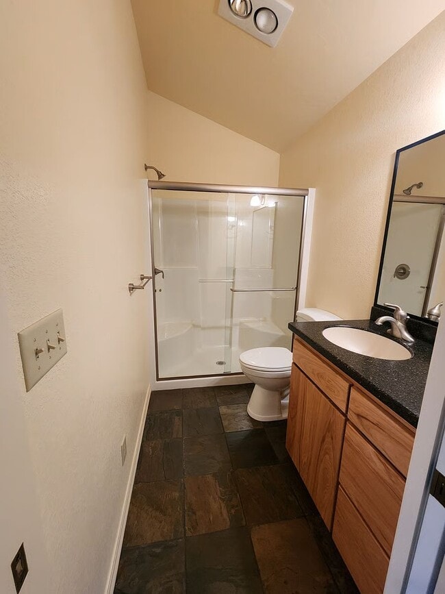 Building Photo - 17561 Gardner Ridge Rd