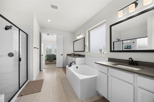 Building Photo - 116 Charro Ct