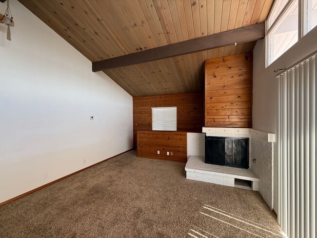 Building Photo - Beachside Living at Silver Strand