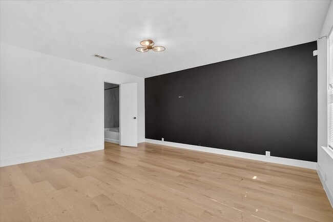 Building Photo - 9108 Tumbleweed Dr