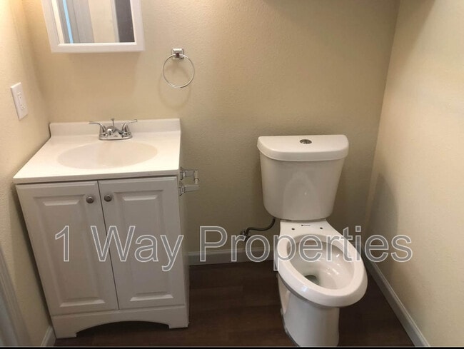 Building Photo - 804 Garden Rd