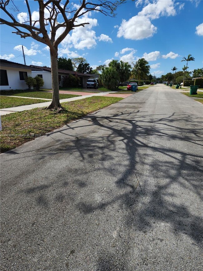 Building Photo - 10990 SW 57th St