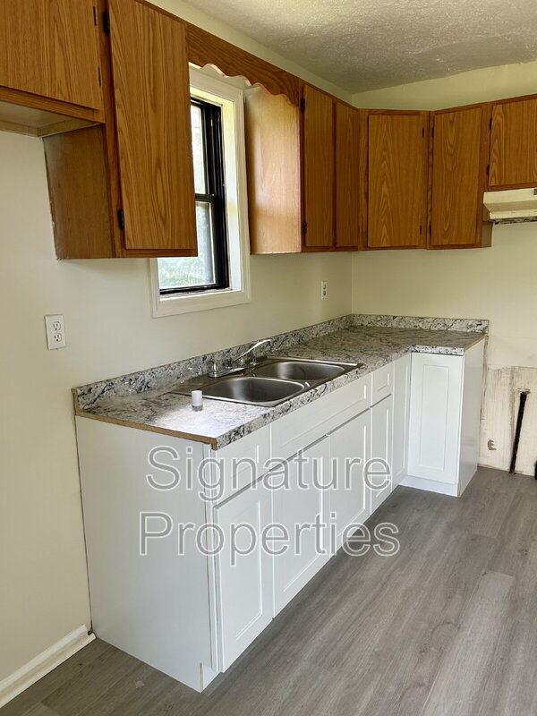 Building Photo - 412 Virginia St