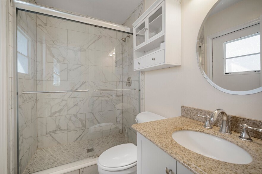 Building Photo - 910 Spindle Palm Way