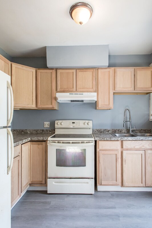 Building Photo - 2441 Blain St