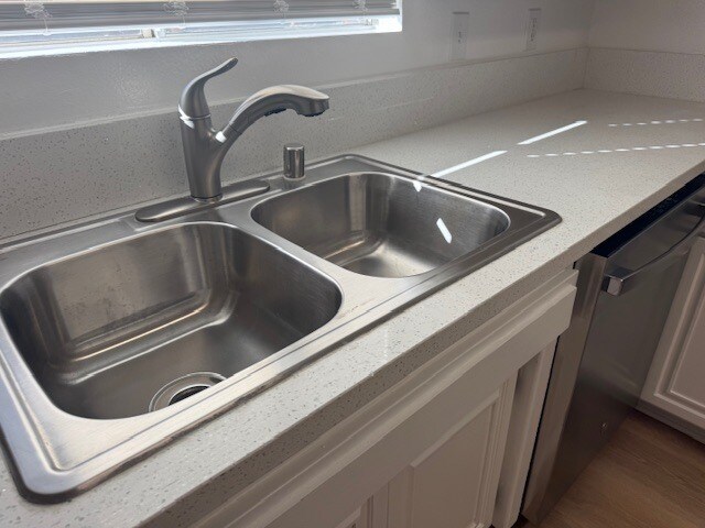 Building Photo - 17178 Chatsworth St