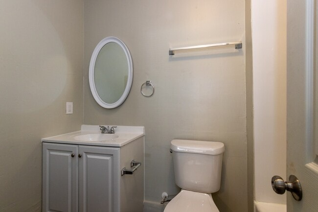 Building Photo - 1435 Magnolia St