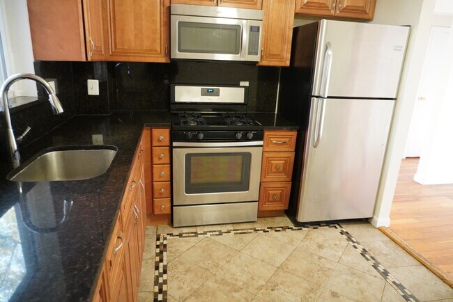 Primary Photo - 21 Oxford Cir