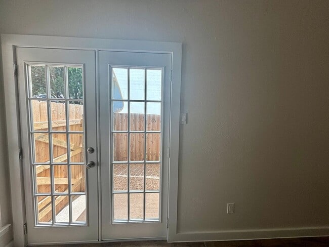 Building Photo - Brown Bark