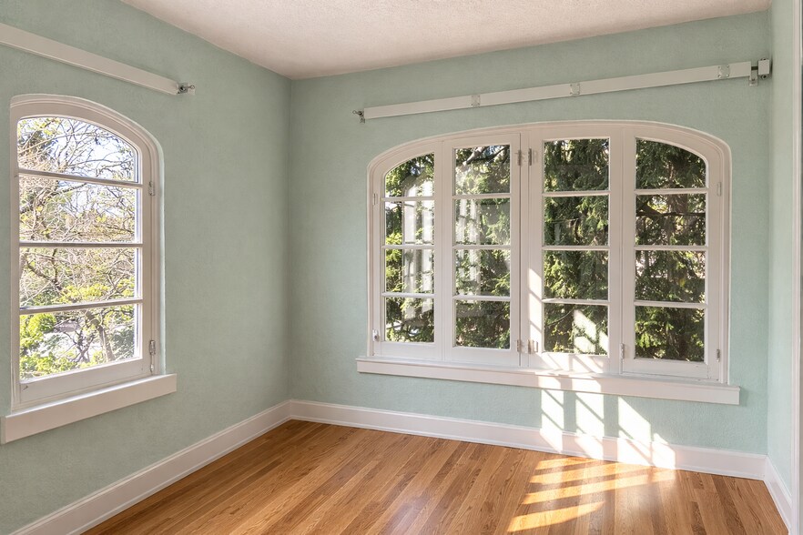 Building Photo - 745 E Home Ave