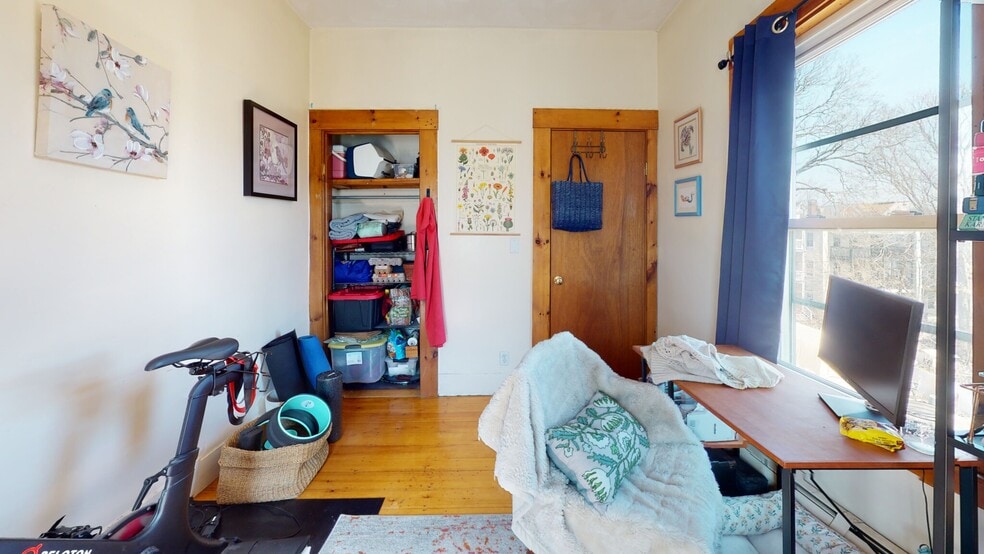 Building Photo - 40 Mozart St