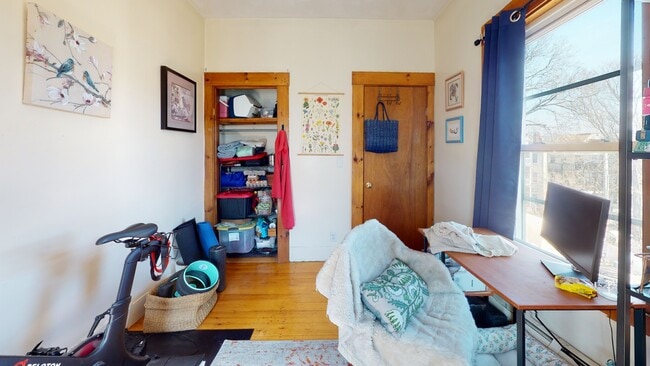 Building Photo - 40 Mozart St