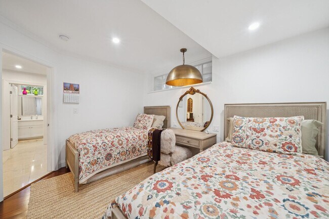 Building Photo - Beautifully Appointed 7-Bedroom Home with Lush Garden Setting in Palo Alto