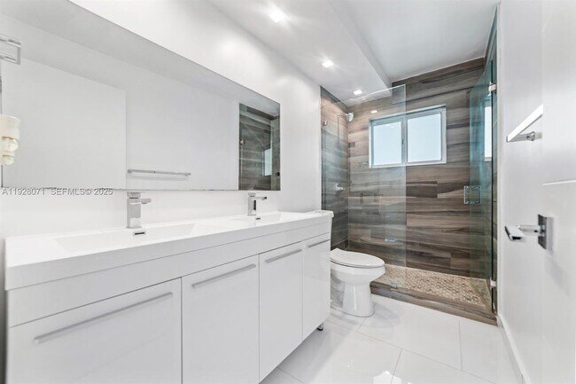 Building Photo - 3755 NE 167th St