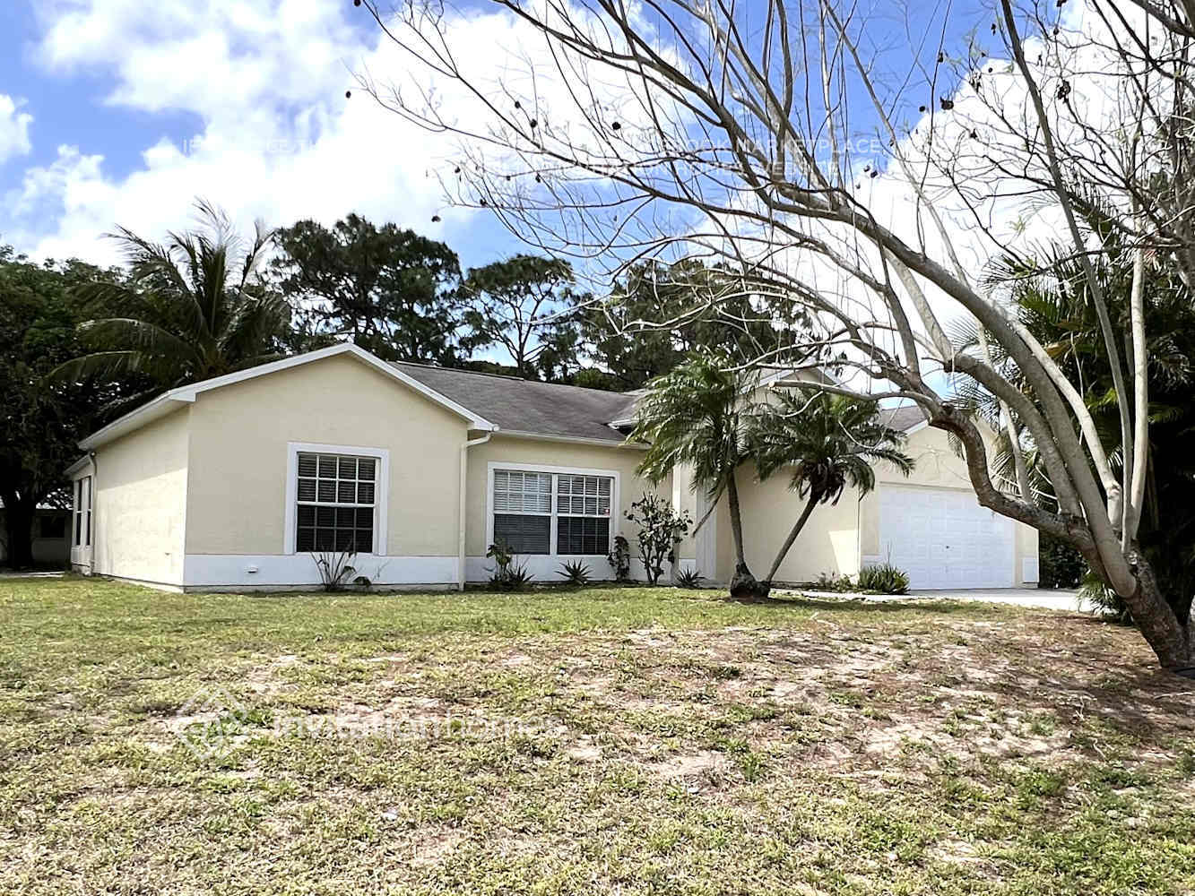 Building Photo - 102 NW Carmelite St