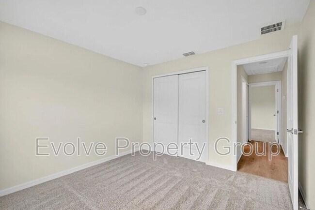 Building Photo - 6 Pickcane Ln
