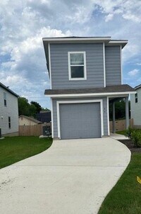 Building Photo - 45 Trinity Cir