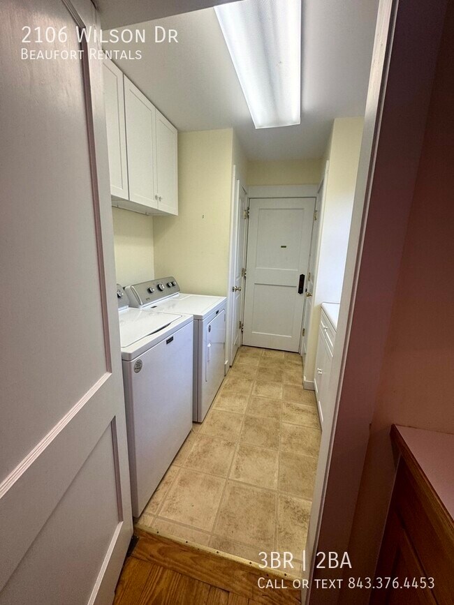 Building Photo - 2106 Wilson Dr