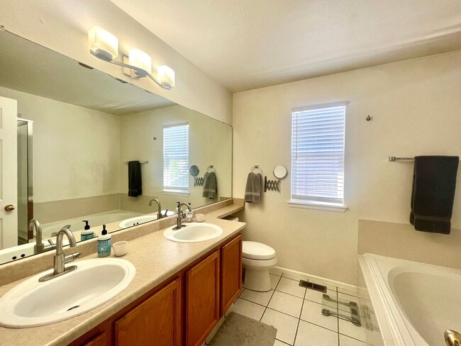 Building Photo - 3116 Goldeneye Pl