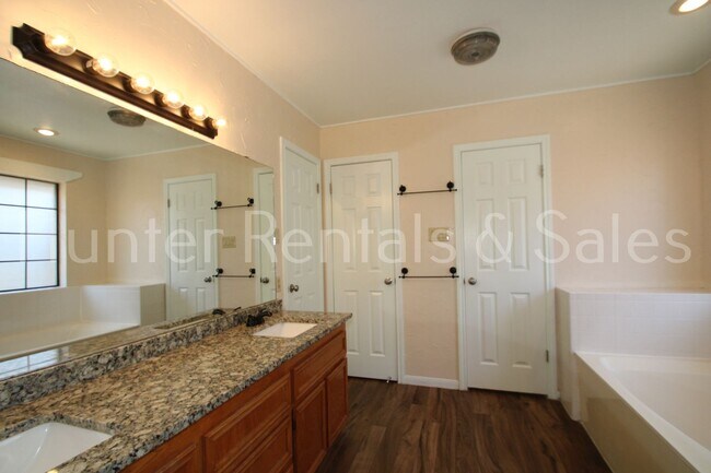 Building Photo - Sweet Like Honey!