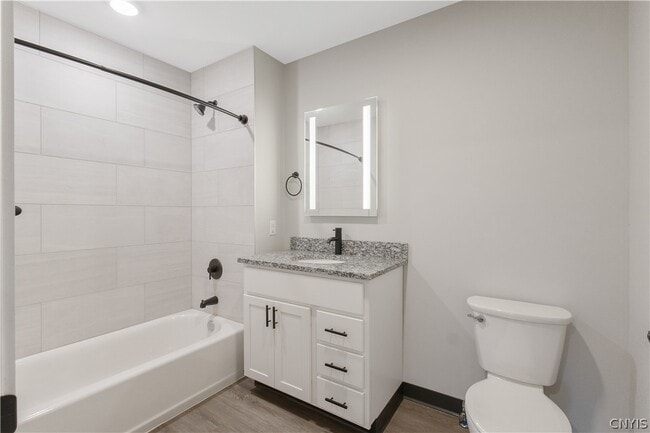 Building Photo - 11 Loso Dr