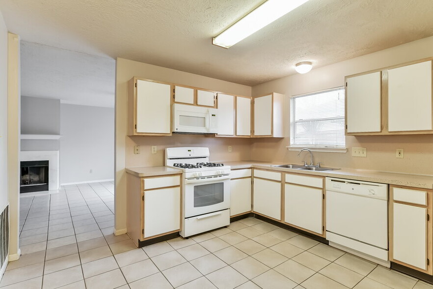 Building Photo - 28907 Binefield St