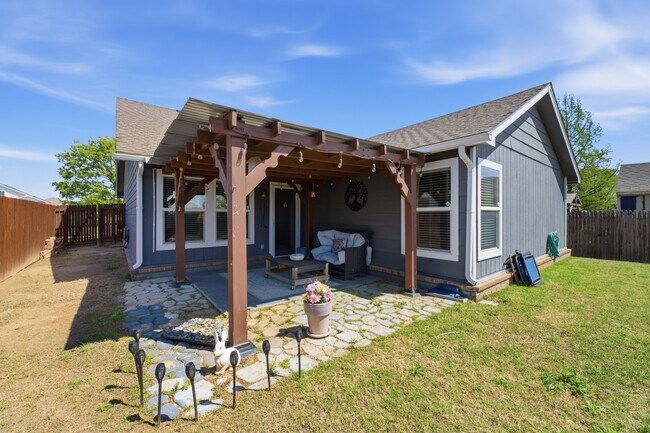 Building Photo - 15208 E 108th Pl N