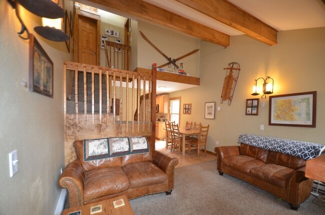 Building Photo - Flexible lease terms! Year available! Pets Negotiable!  Walk to town, community hot tub!