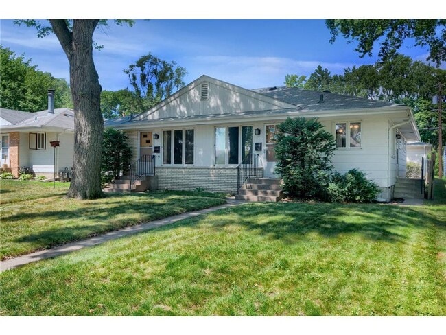Primary Photo - 4359 Toledo Ave N