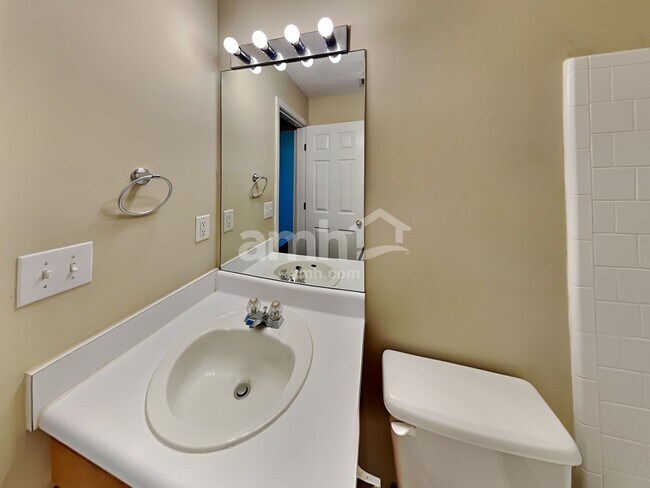 Building Photo - 375 Bass Way NW