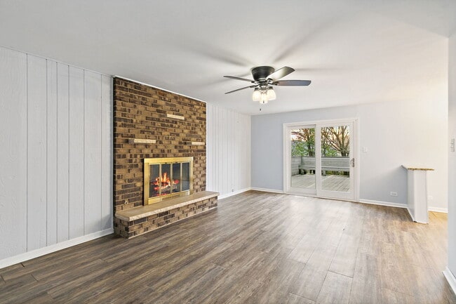 Building Photo - 1126 Tiverton Ct