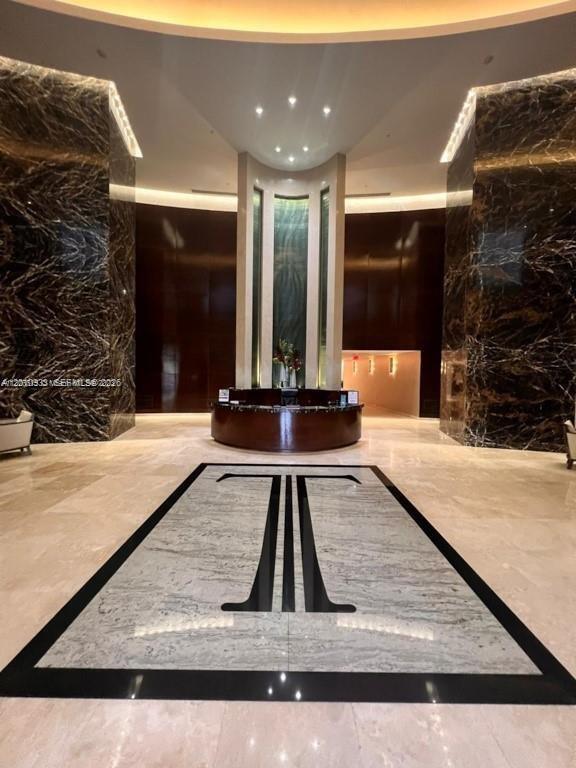 Building Photo - 15811 Collins Ave