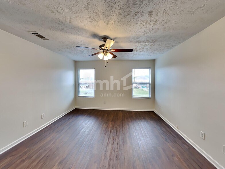 Building Photo - 1015 Patmore Ln