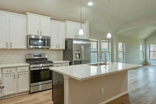 Building Photo - 31231 Balsam Hawk Ln
