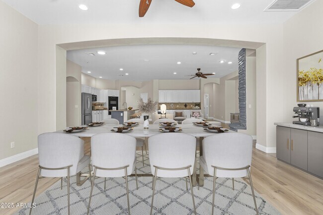 Building Photo - 9733 W Hedge Hog Pl