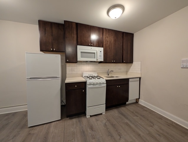 Building Photo - 5425 N Kenmore Ave