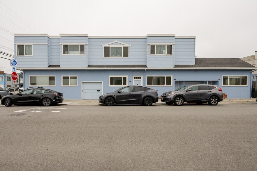 Building Photo - 2600 45th Ave