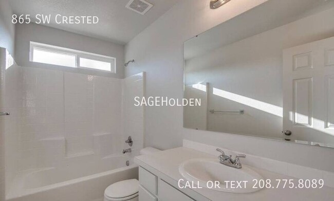 Building Photo - 865 SW Crested-