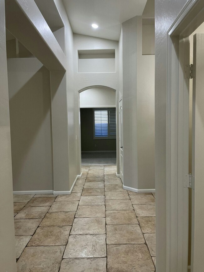 Building Photo - 2150 S Boulder Ct