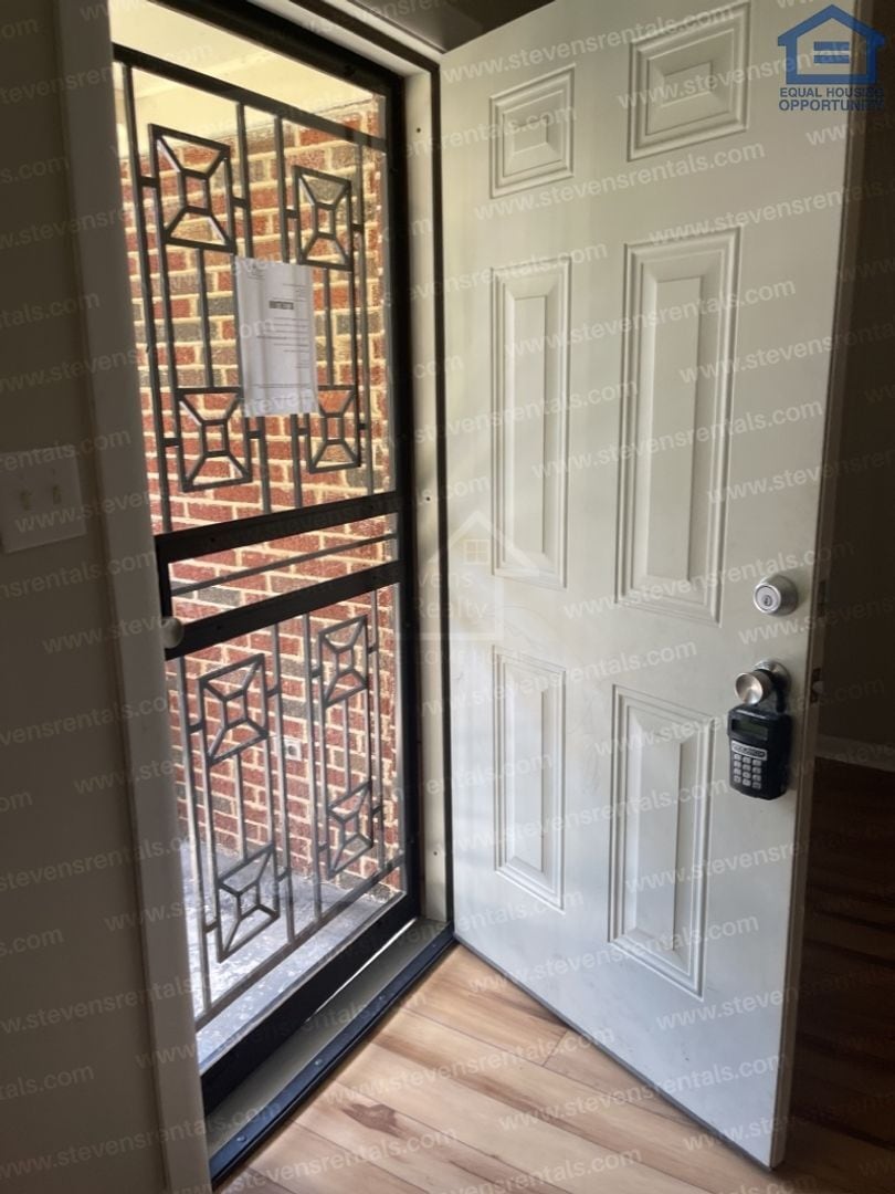 Building Photo - 5417 Slayton Ave